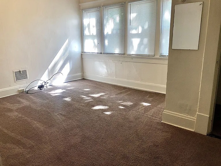2015 Summit St — Photo 41