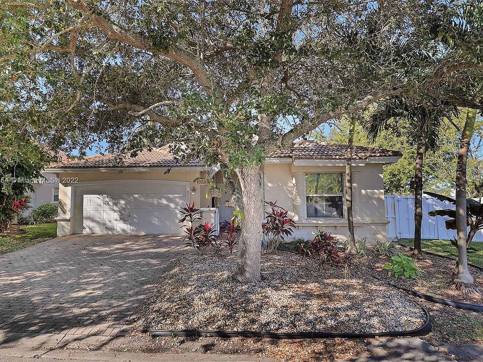1st image of 4807 SW 34th Ave