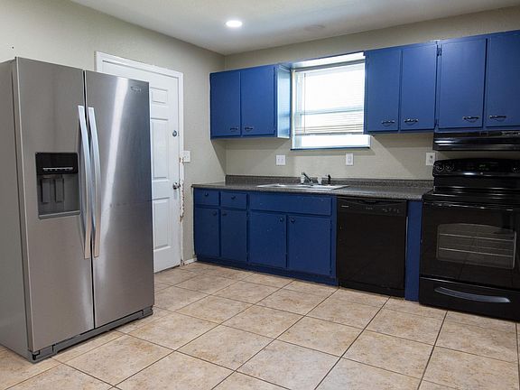 5th image of 1620 Grandview W