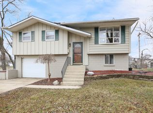 626 Palmer Ave, Romeoville, IL 60446