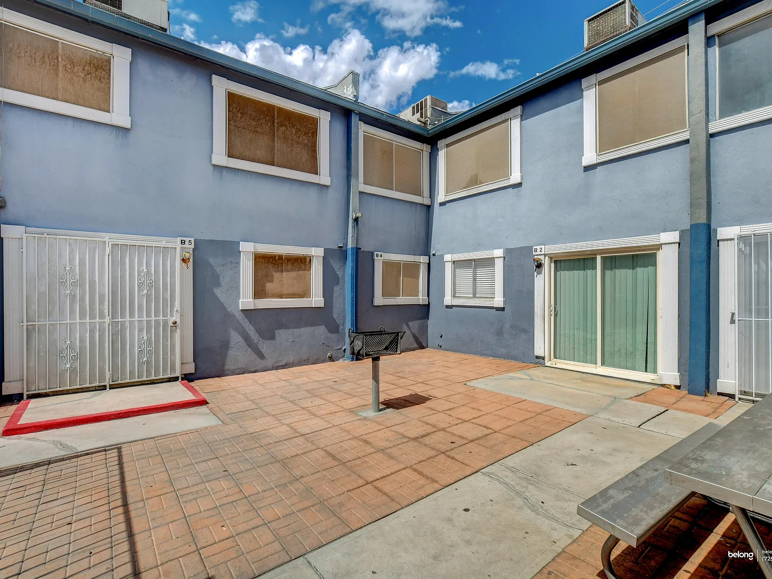 2 bed, 1.0 bath, 700 sqft, $1,025 — Photo 2