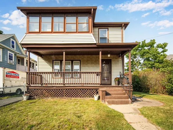 15 Longwood Ave, Holyoke, MA 01040