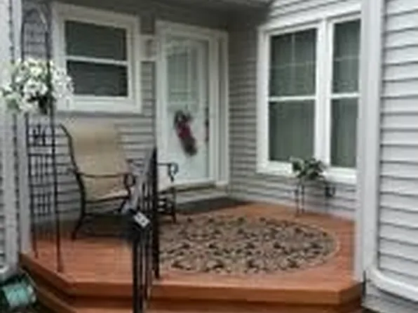 23075 Farmington Rd #1, Farmington, MI 48336
