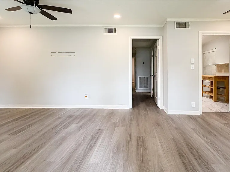 7007 Housman St — Photo 3
