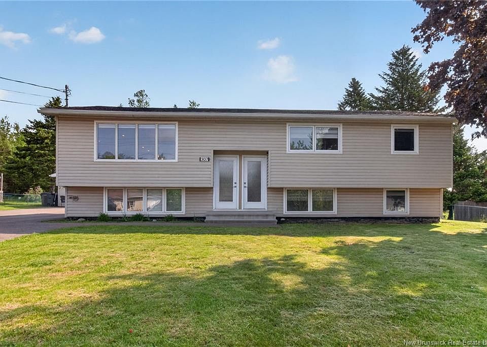 1st image of 307 Pascal Ave #305