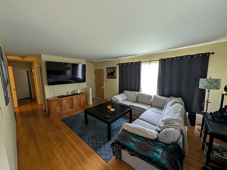 2734 Hampshire Rd — Photo 4