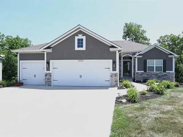 13355 N Silver Ridge Dr, Platte City, MO 64079
