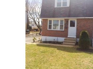 3438 Oak Ln, Upland, PA