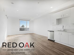 1860 1/4 N Western Ave #P15, Los Angeles, CA 90027