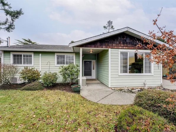 9907 Galaran Rd, Sidney, BC V8L 4G5