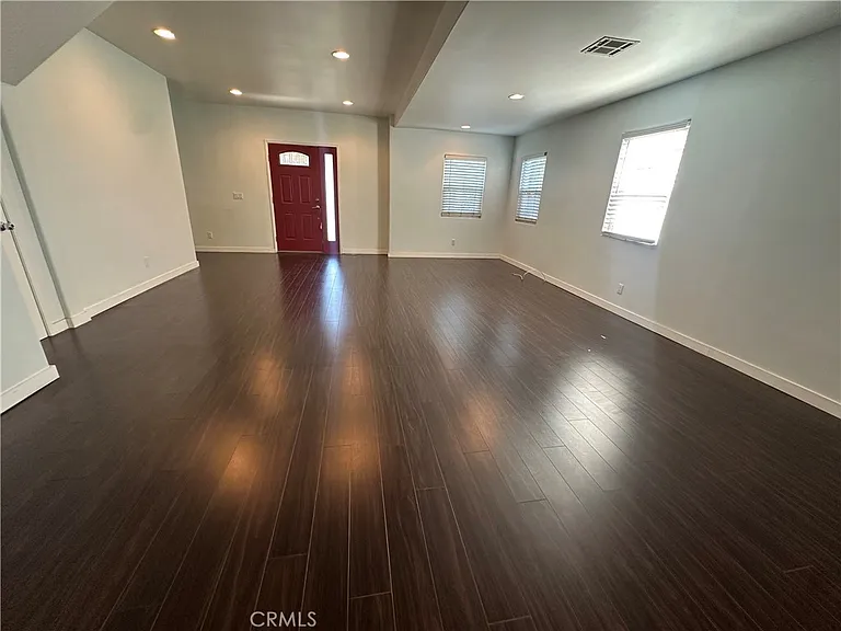 8801 Cattaraugus Ave — Photo 3