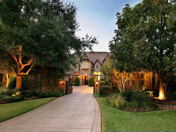 3rd image of 1726 Wisteria Way