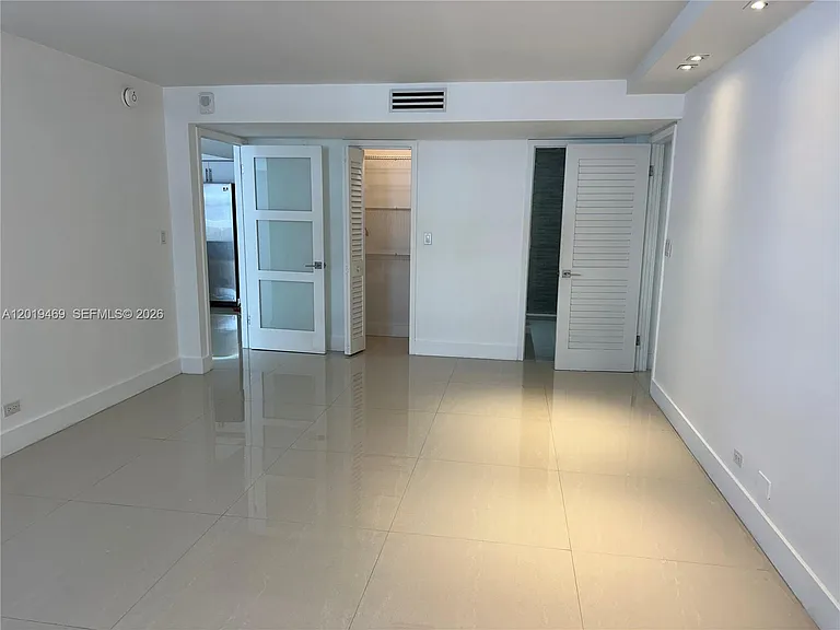 6039 Collins Ave #1221 — Photo 7
