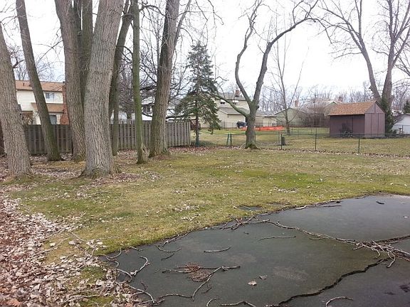 3rd image of 36610 S Lake Shore Blvd