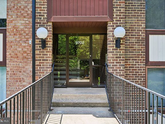 2nd image of 9702 Kingsbridge Dr APT 103
