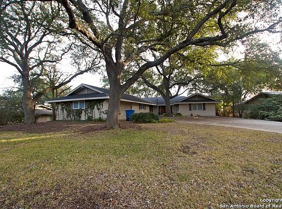 2nd image of 3218 Bent Bow Dr