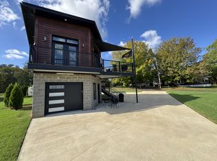 413 Riverside Dr, Columbia, TN 38401