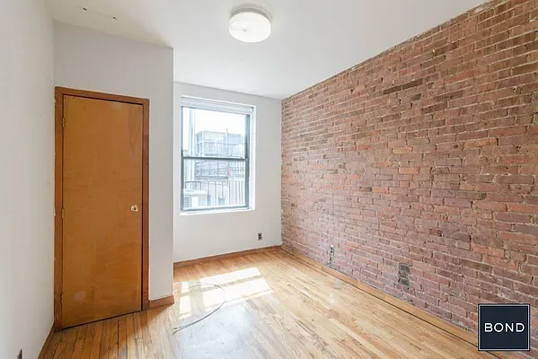 Rented by Bond New York | media 15