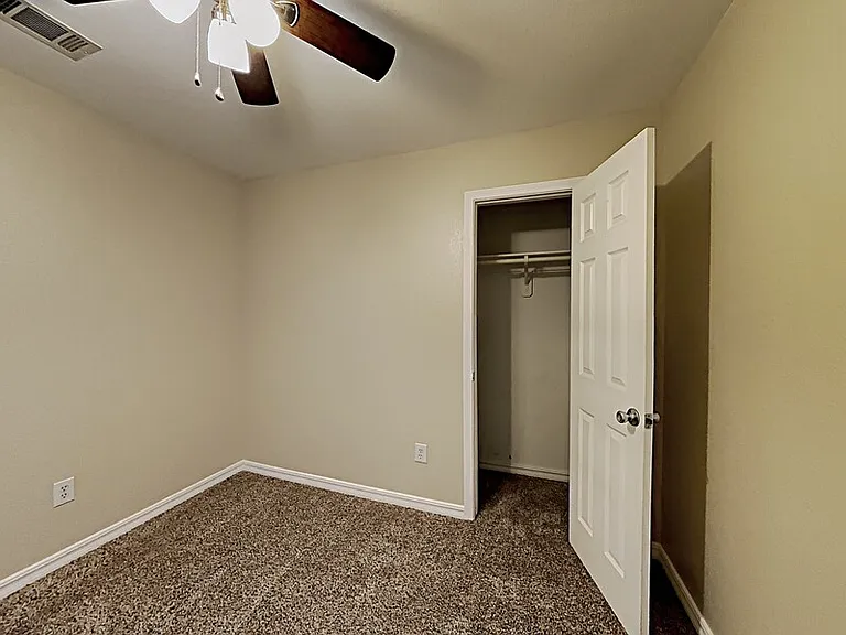 3320 Stanley Ave — Photo 11