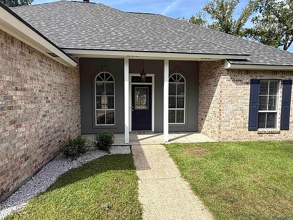 3rd image of 18423 White Oak Dr