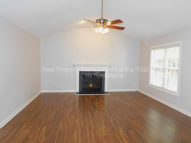 2804 Mitchell Wood Dr — Photo 3