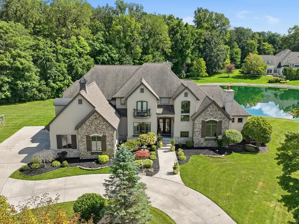 8439 Aarons Wood Ct, Sylvania, OH 43560