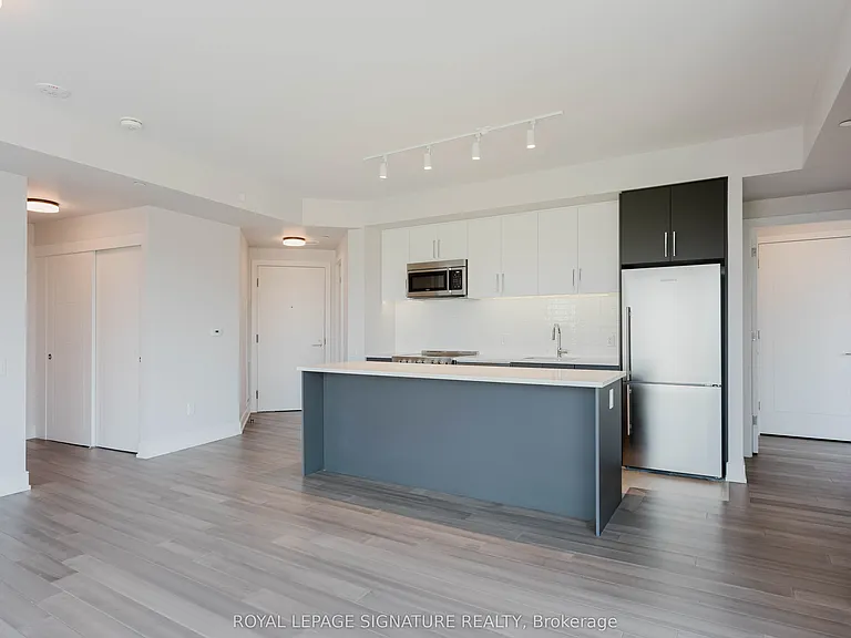 2525 Bathurst St #607 — Photo 2