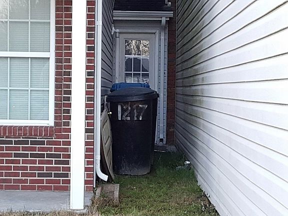 3rd image of 1217 Christian Ct