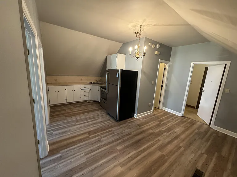 236 N Orange St — Photo 2