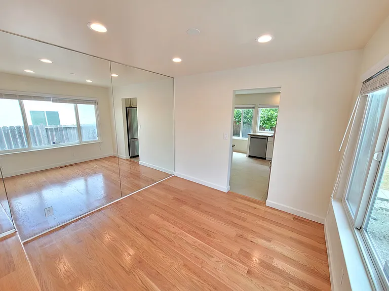1093 Jamaica St — Photo 7