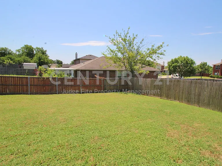 321 Briar Oaks Dr — Photo 19