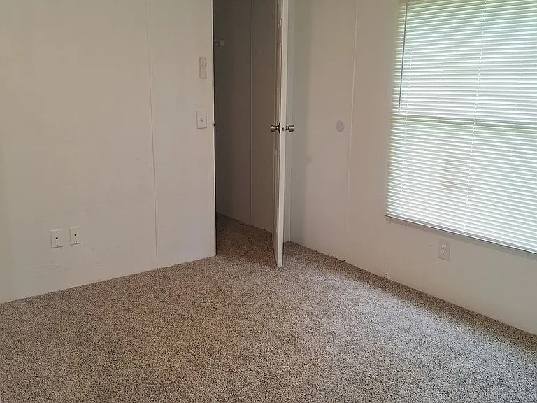910 Sands Rd — Photo 12