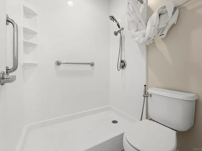 6120 Decena Dr #207 — Photo 18