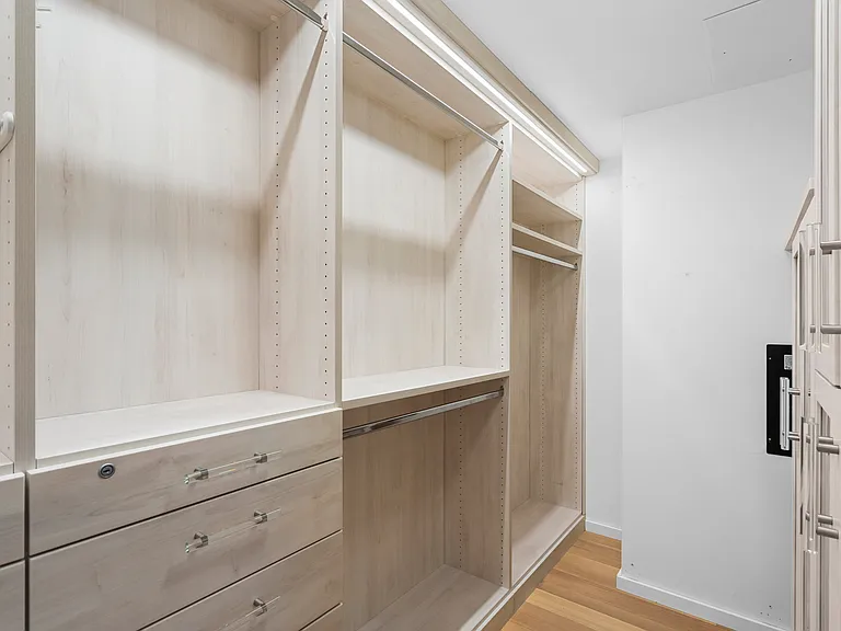1075 NW Northrup St #1914 — Photo 24