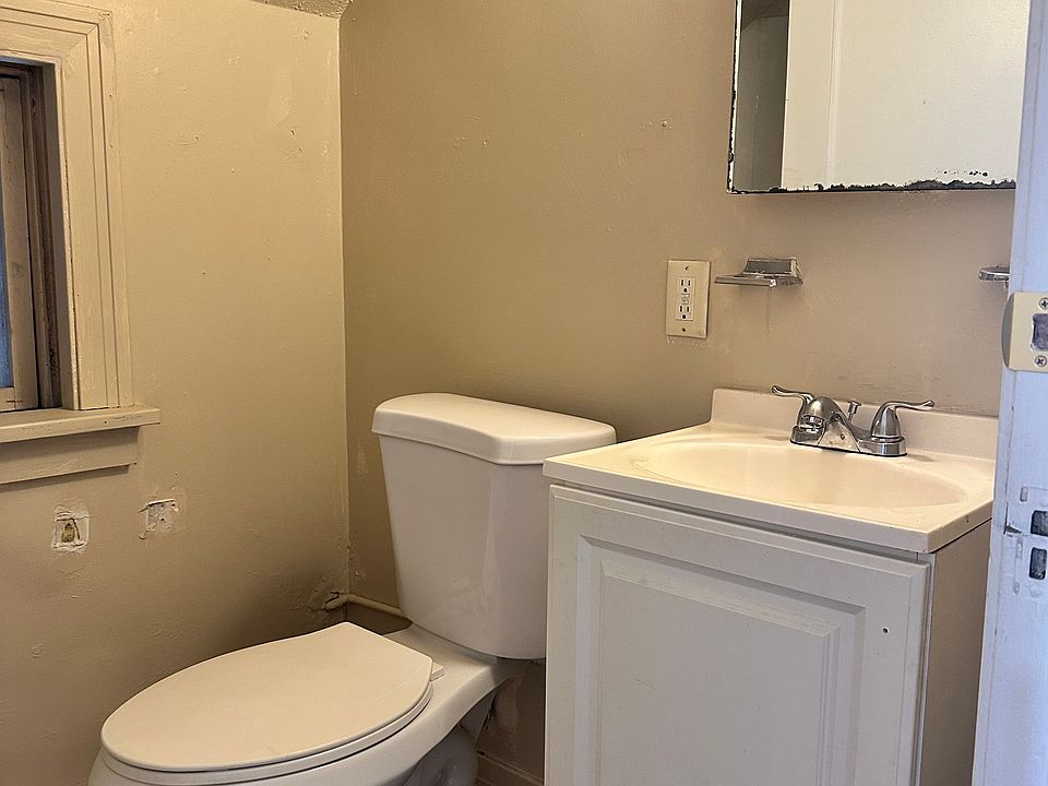1st image of 84 Connelly Ave Floor 2