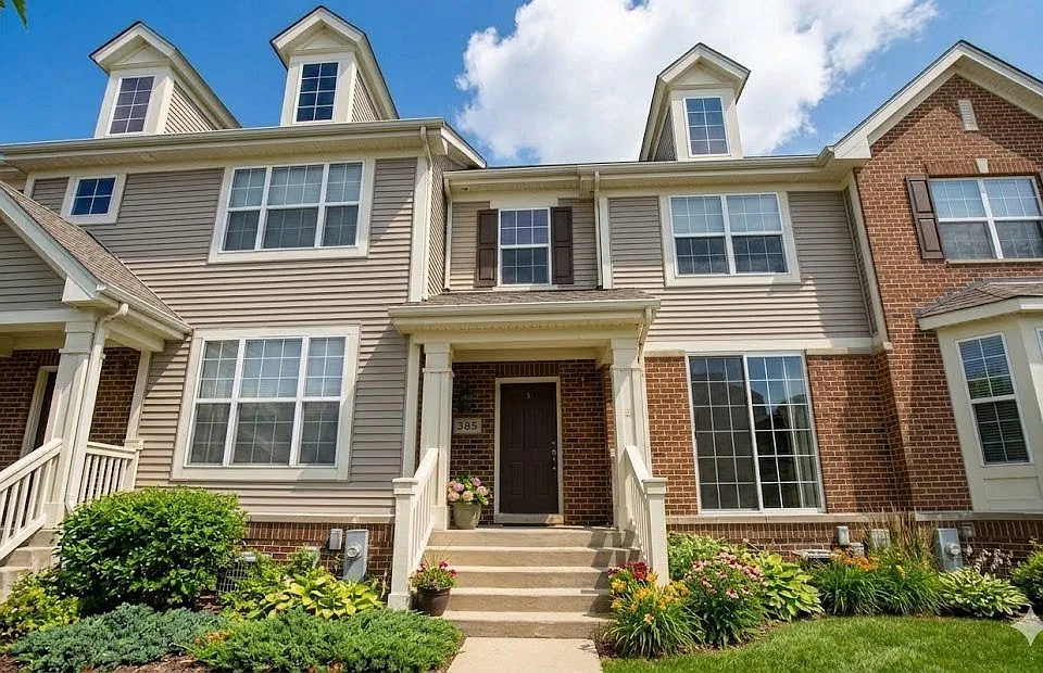 385 Bradbury Ln