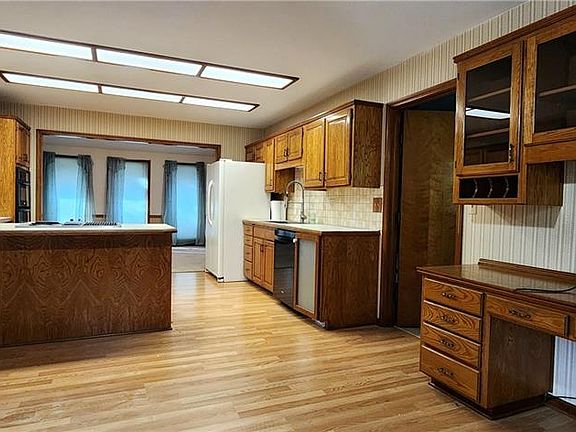5th image of 17604 W 67th Ter