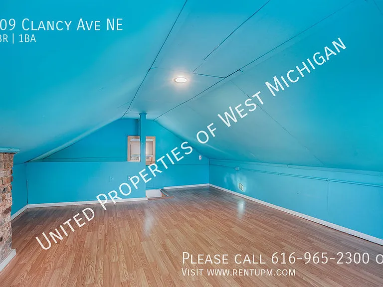 709 Clancy Ave NE — Photo 9