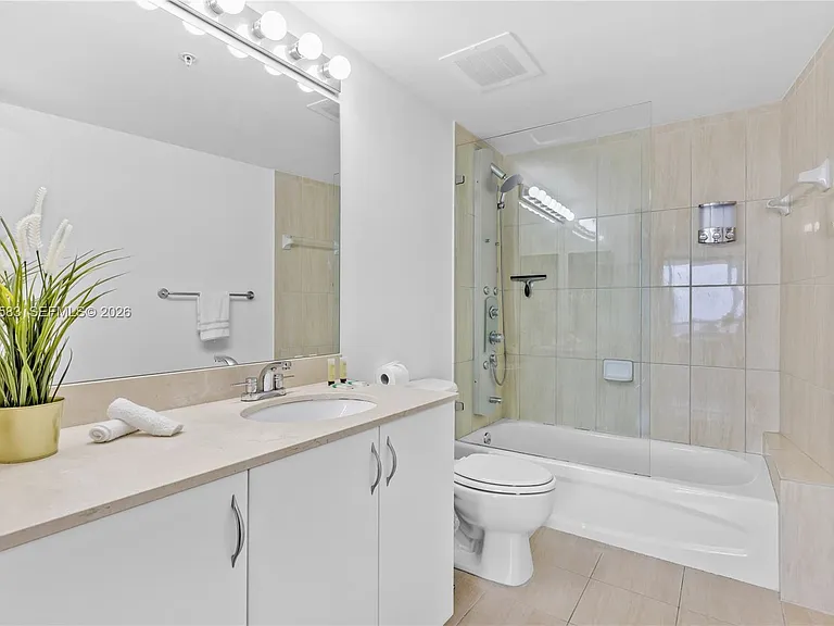 1750 N Bayshore Dr #5014 — Photo 36