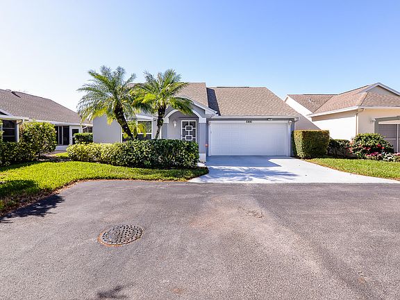 3rd image of 452 NW Gibraltar Ct