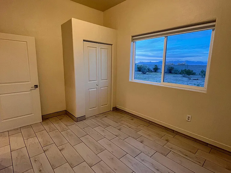 19402 W Corto Ln — Photo 7