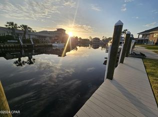 559 Wahoo Rd, Panama City Beach, FL 32408