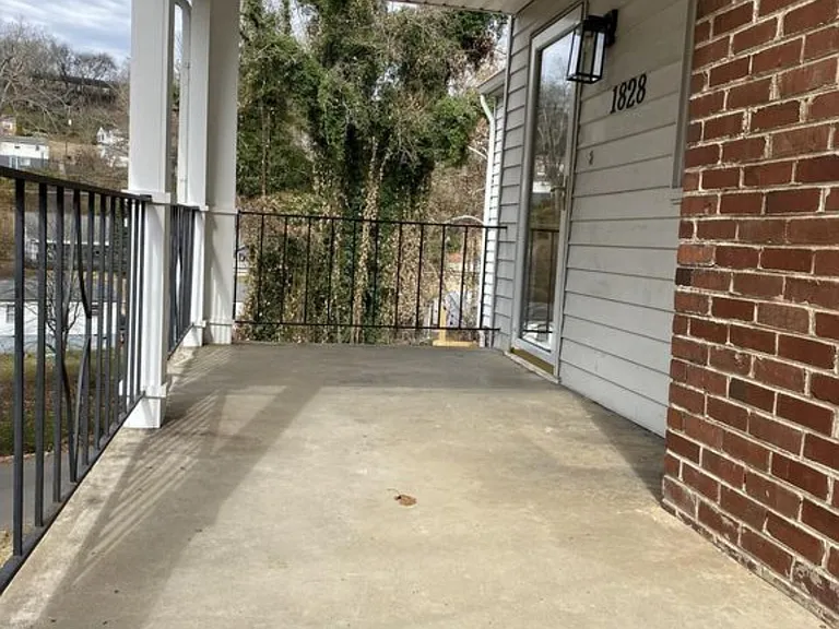 1828 Buford St #1 — Photo 3