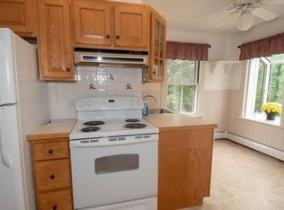 21 Maxson St #2, Mystic, CT 06355