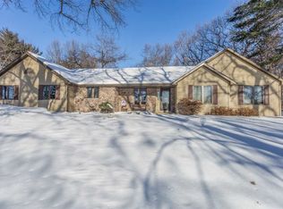 3522 Forest Edge Dr, Suamico, WI 54313