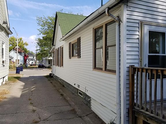 4th image of 20 E 17th St