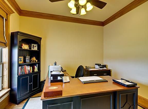 5th image of 700 Corsica Ct