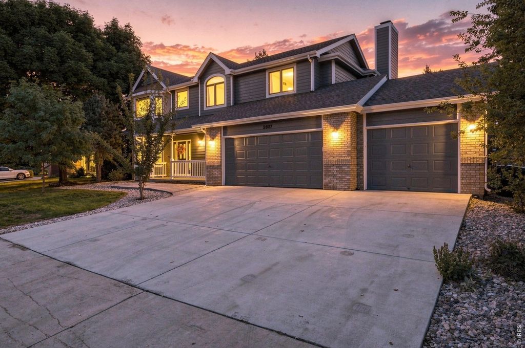 2837 Blackstone Dr