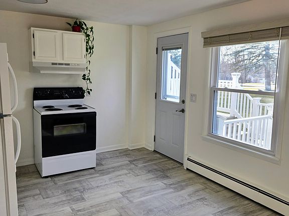 5th image of 3689 E Lake Rd