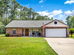 1217 Ash St, Ocean Springs, MS 39564
